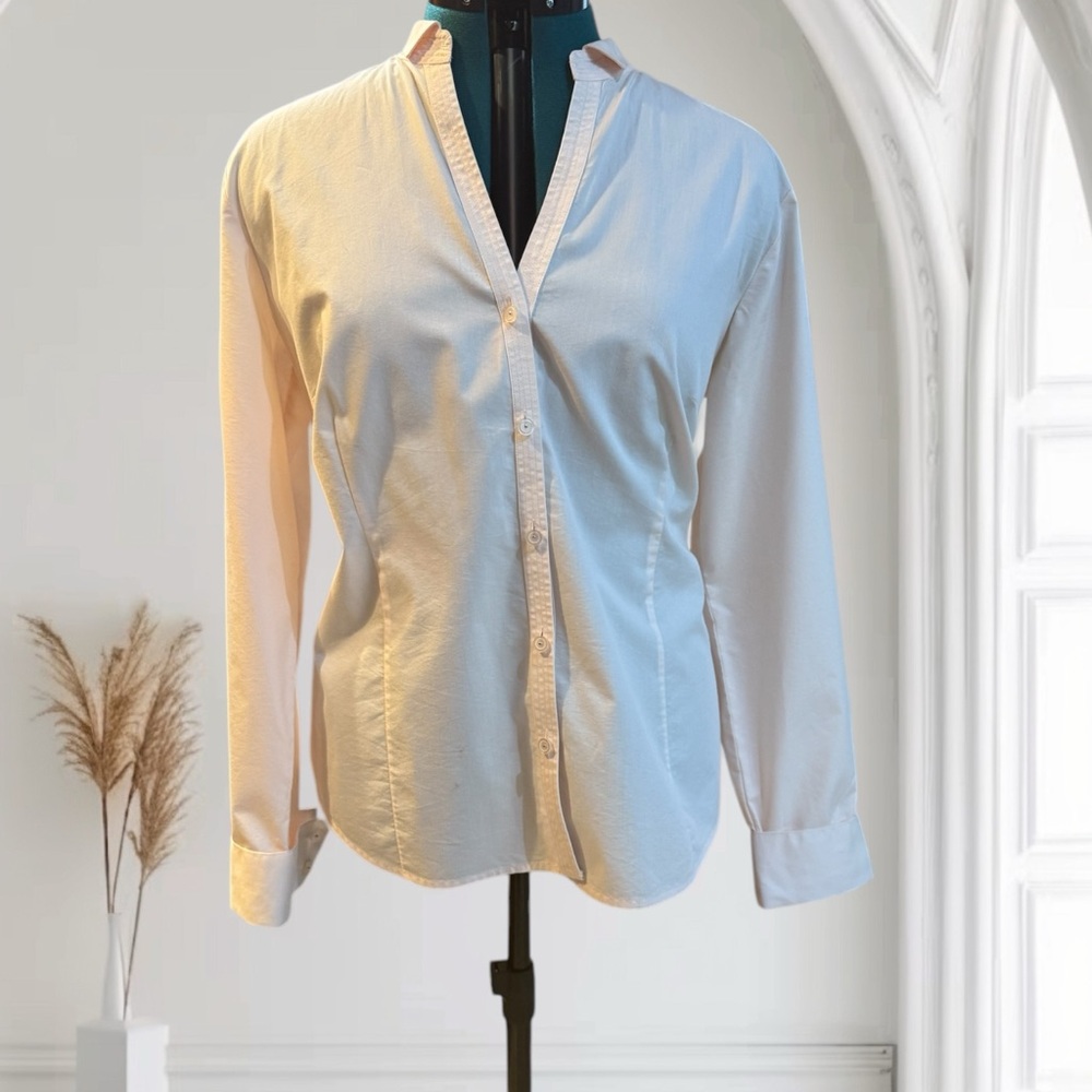 Chico's No Iron Pale Pink Button Down Shirt EUC Size 2